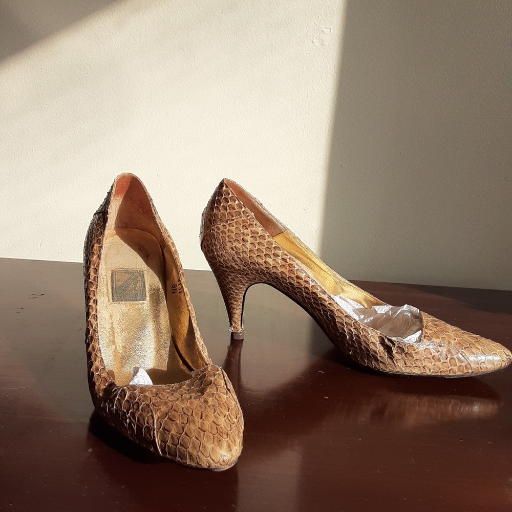 J renee snakeskin pumps - Picture 6 of 6